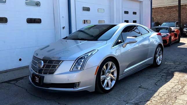 Image for article titled This $13,000 Cadillac ELR Might Be The PHEV Deal Of The Year