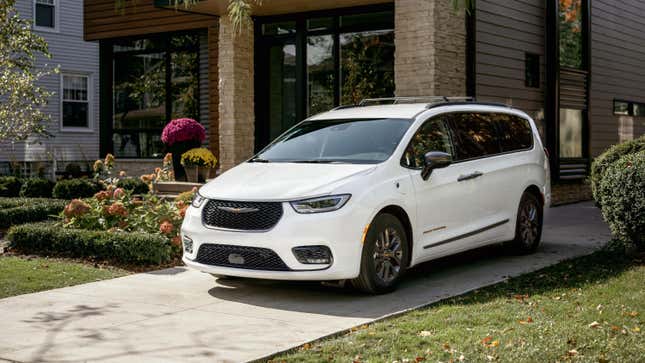 2023 Chrysler Pacifica Road Tripper